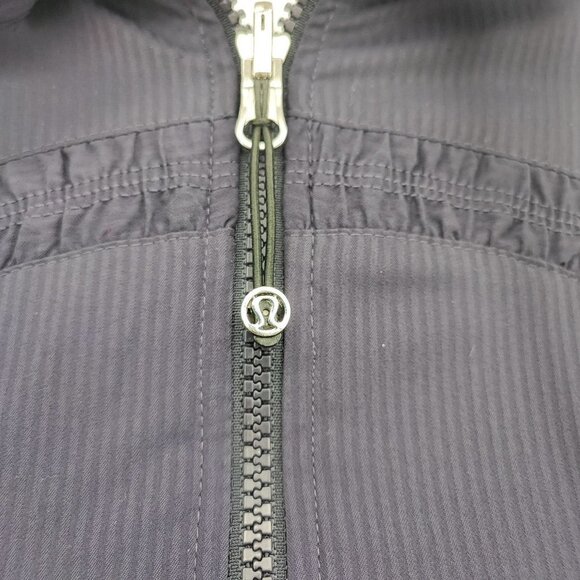 Lululemon Women’s Dance Studio Reversible Purple Hooded Jacket Size 2 - Picture 4 of 13